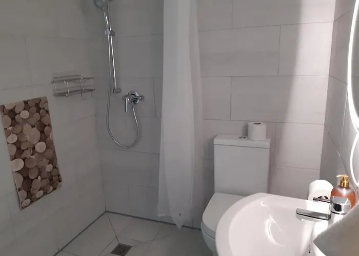 Reenglas House Oda ve Kahvaltı